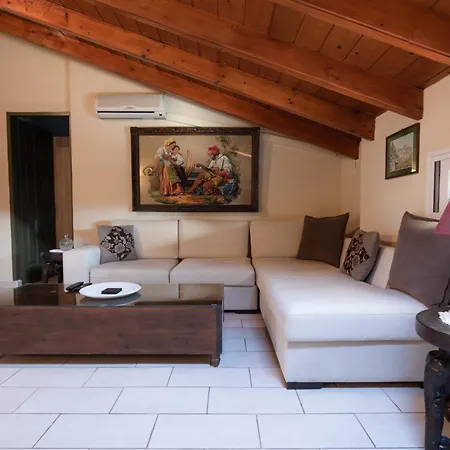 Zoe's Yard Family Summer House At Mon Repos Holiday home Anemomylos
