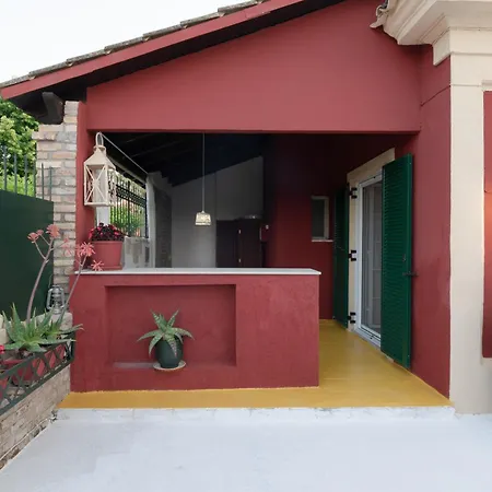 Zoe's Yard Family Summer House At Mon Repos Dom wakacyjny *